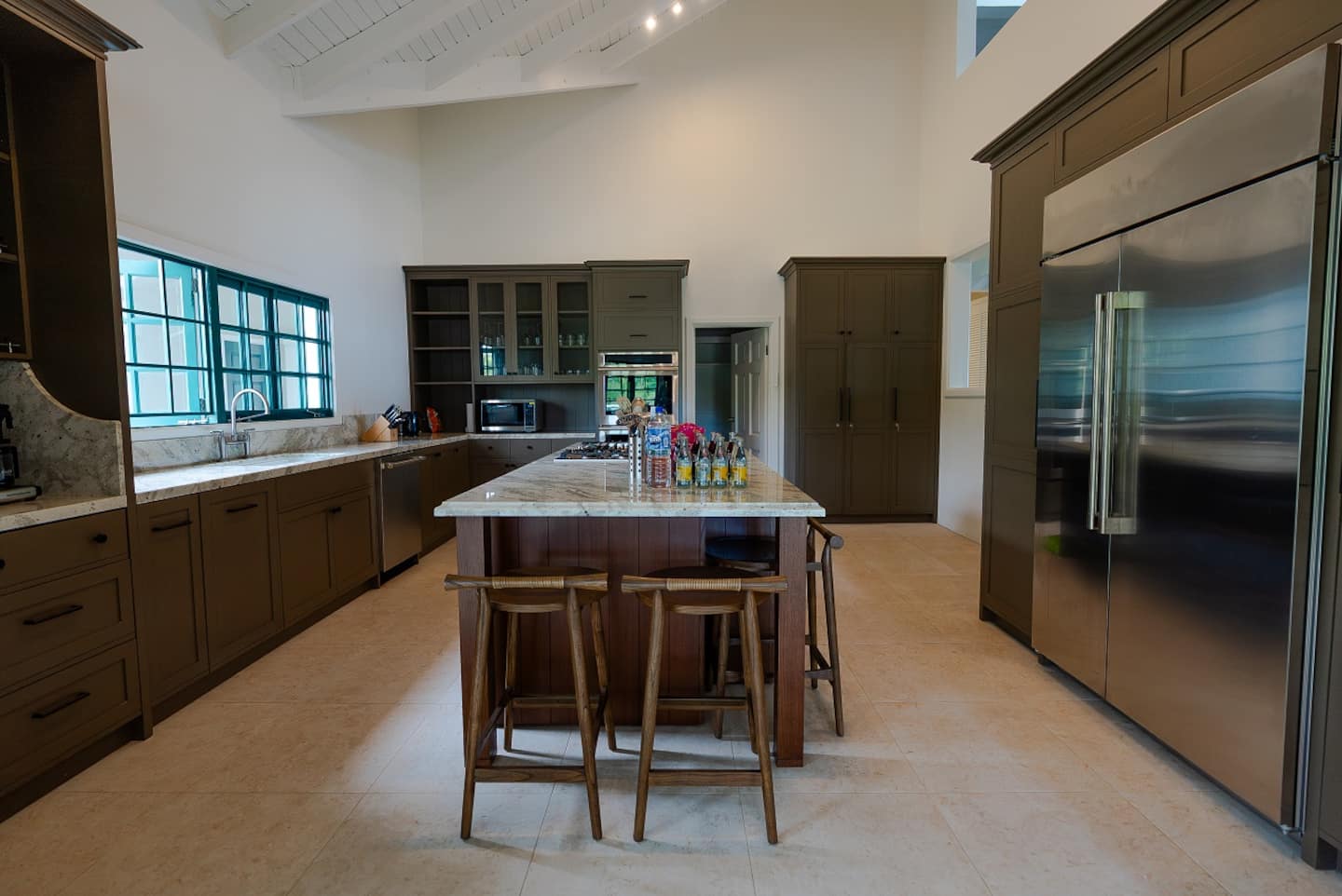 Full kitchen image 2